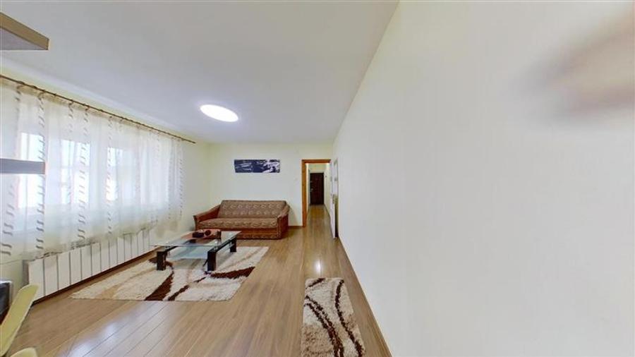Apartament cu 2 camere nedecomandat, mobilat în Tractorul