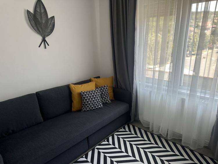 Apartament cu 2 camere decomandat, mobilat în Cornișa