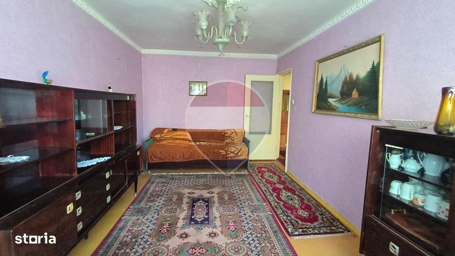 Apartament cu 3 camere decomandat în Micro 17