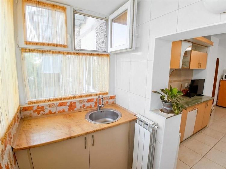 Apartament cu 3 camere decomandat în Decebal