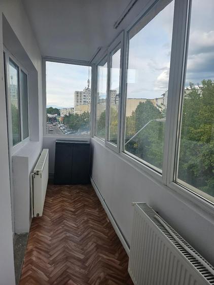 Apartament cu 3 camere decomandat în Găvana