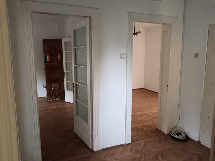 Casă cu 3 camere în Câmpulung Muscel