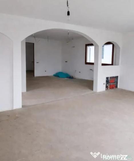 Casă cu 3 camere cu Teren 5000 Mp în Tăuții-Măgherăuș