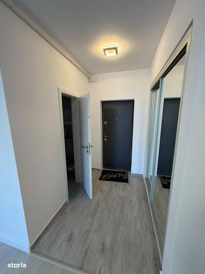 Apartament cu 3 camere în Tractorul