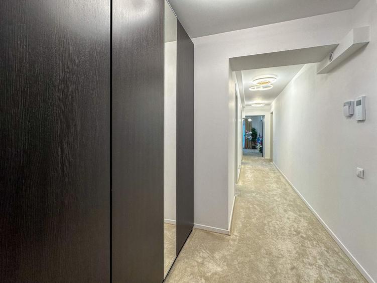 Apartament cu 6 camere decomandat, mobilat în Barbu Văcărescu