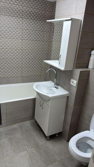 Apartament cu 3 camere decomandat în Aradului