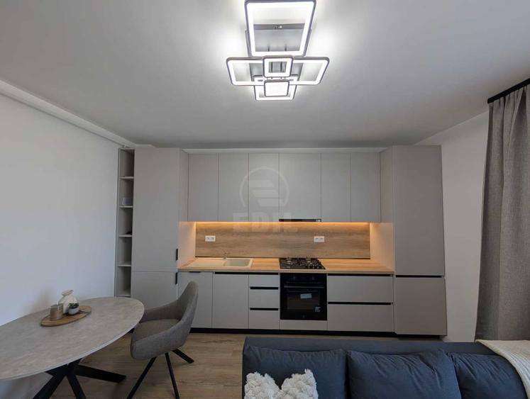 Apartament cu 2 camere semidecomandat în Florești