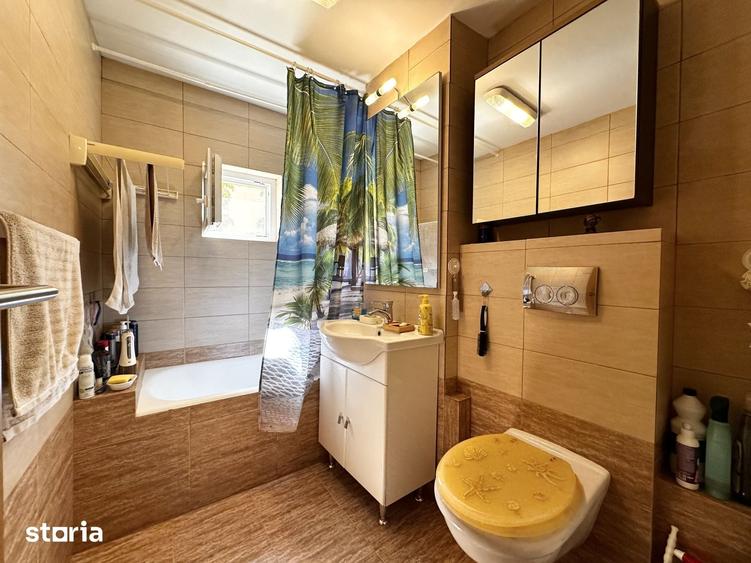 Apartament cu 3 camere semidecomandat în Dâmbovița