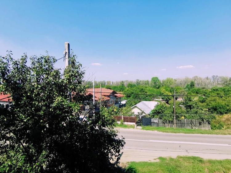 Duplex cu 8 camere cu Canalizare în Leamna de Jos