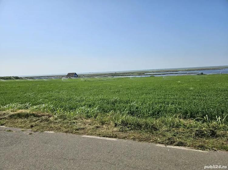 Teren de 5000 mp, în Jurilovca