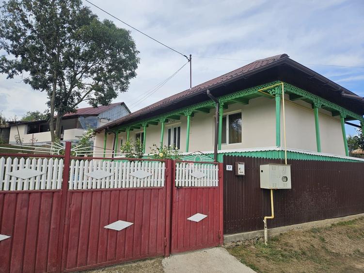 Casă cu 3 camere în Secuia