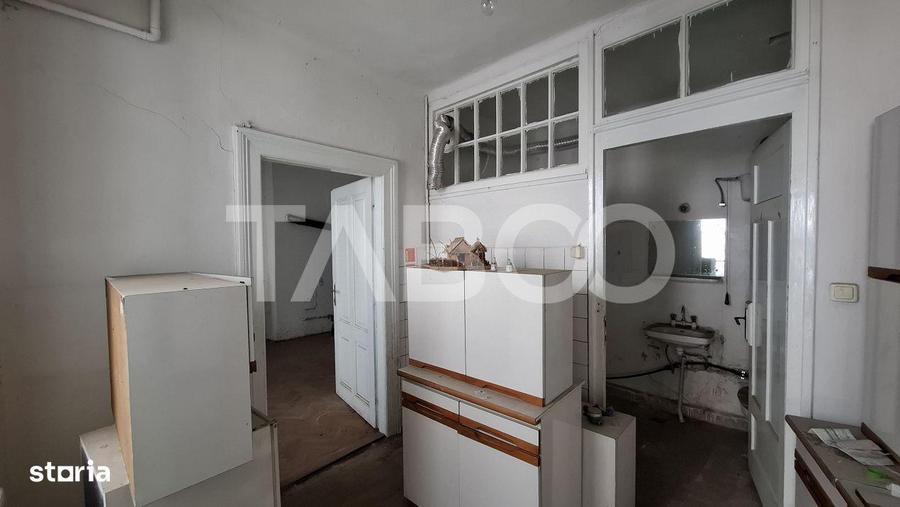 Casă cu 3 camere cu Teren 48 Mp în Central