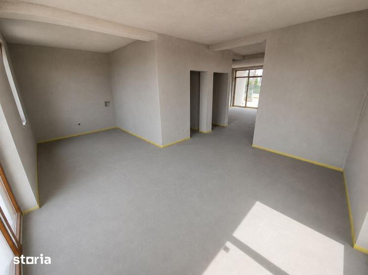Casă cu 4 camere cu Teren 800 Mp în Jucu