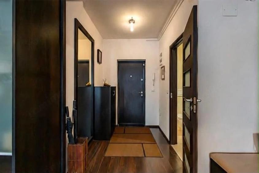 Apartament cu 2 camere semidecomandat în P-ța Doina