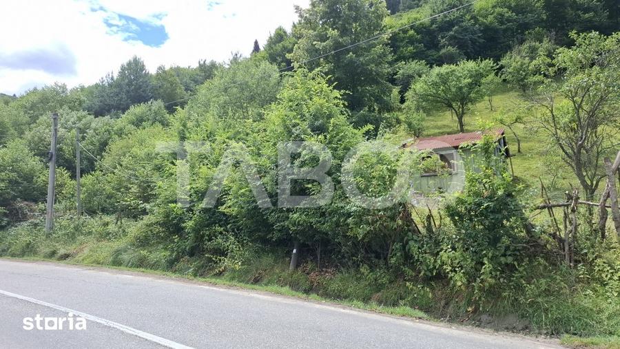Teren de 2500 mp, în Poplaca
