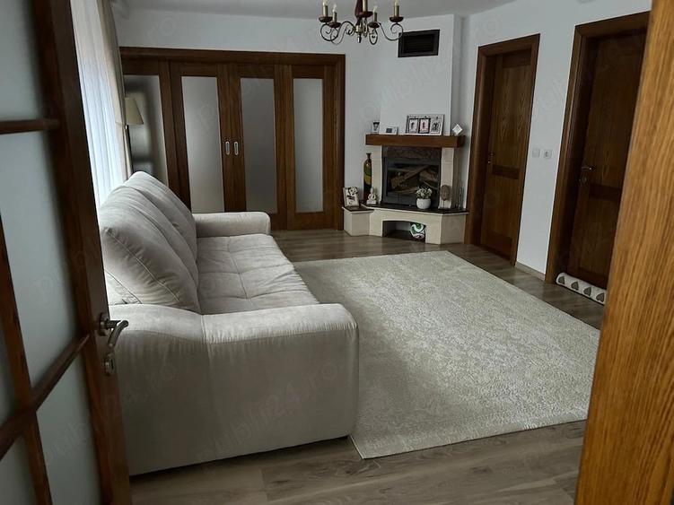 Casă cu 4 camere cu Teren 500 Mp în Central