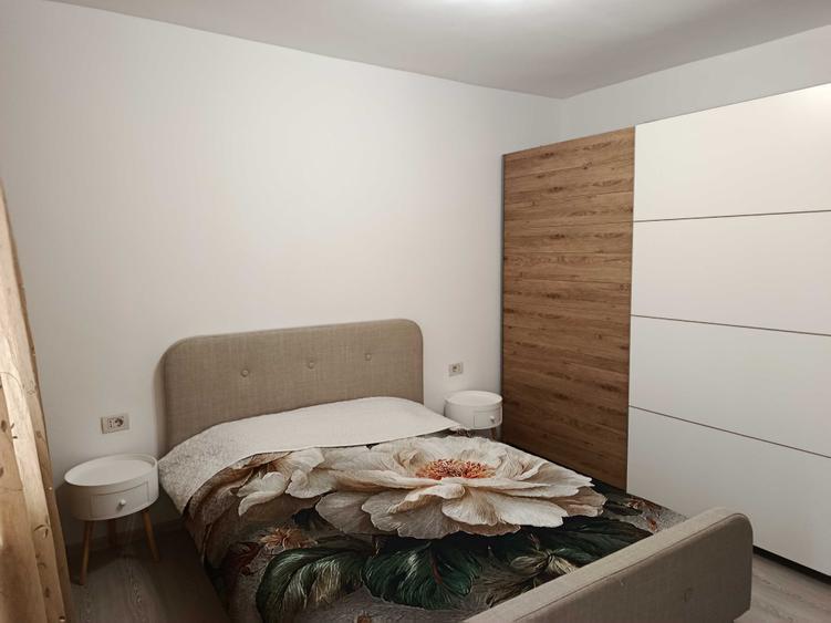 Apartament cu 3 camere decomandat în Brotăcei