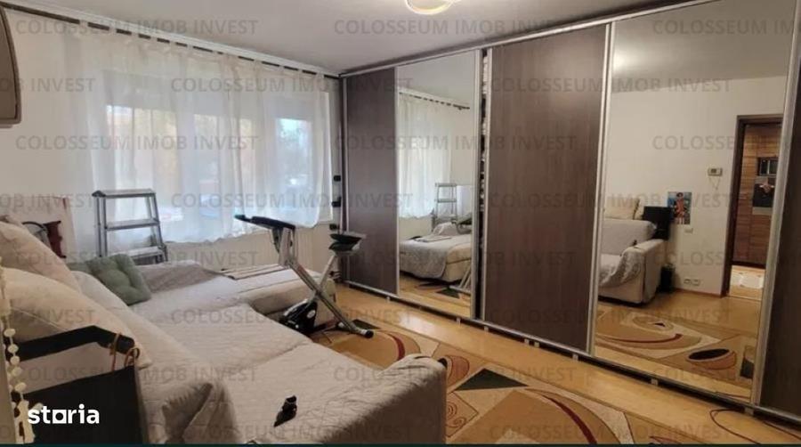 Apartament cu 3 camere decomandat în Craiter