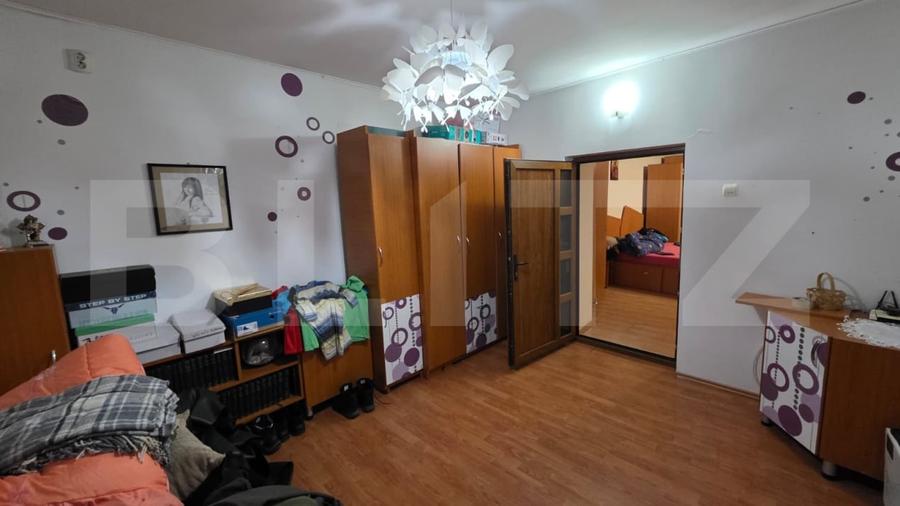 Casă individuală cu 5 camere cu Canalizare în Central