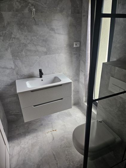 Casă individuală cu 4 camere cu Canalizare în Buziașului