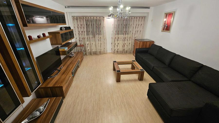 Apartament cu 3 camere decomandat în Calea Călărașilor