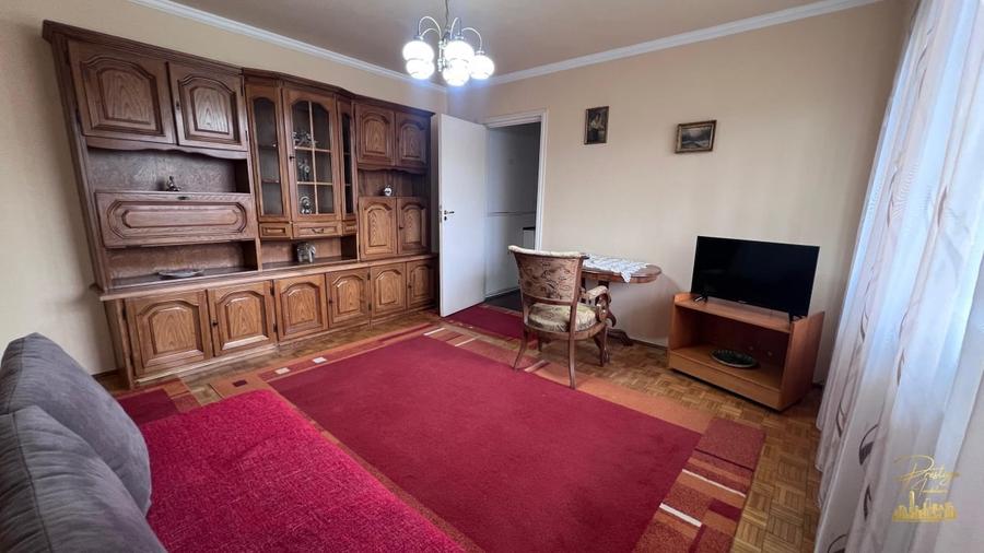 Apartament cu 3 camere decomandat, mobilat în Central