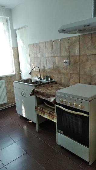 Apartament cu 2 camere decomandat în Cornișa