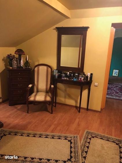 Casă cu 8 camere cu Teren 750 Mp în Central
