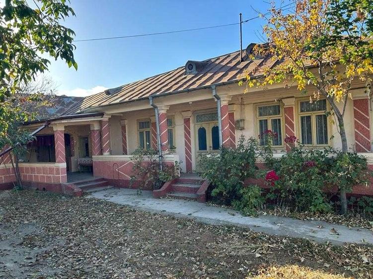 Casă cu 3 camere în Câmpineanca