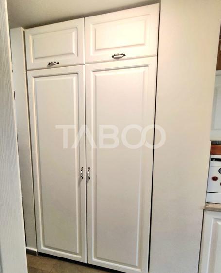 Apartament cu 3 camere decomandat, mobilat în Borhanci