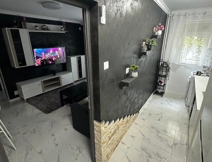 Apartament cu 2 camere semidecomandat în Berceni