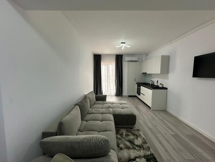 Apartament cu 3 camere decomandat, mobilat în Rafinaria Vega