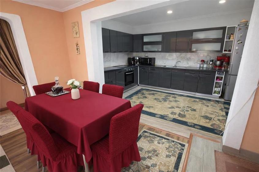 Casă individuală cu 4 camere cu Teren 357 Mp în Cristești
