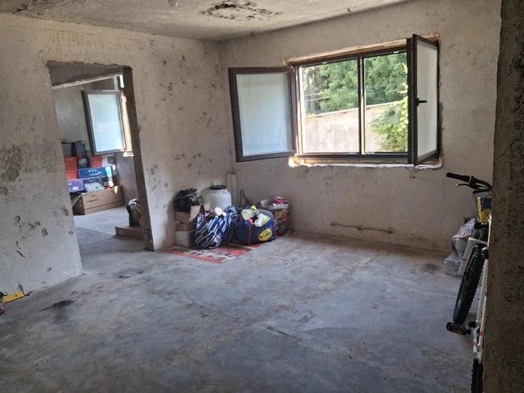Apartament cu 2 camere nedecomandat în Central
