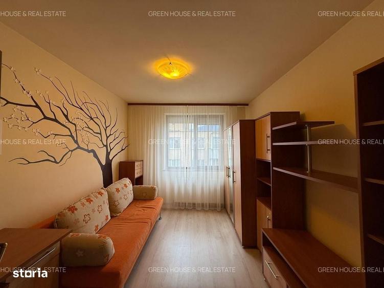 Apartament cu 3 camere decomandat în Deve