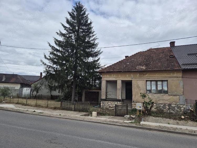 Casă cu Teren 365 Mp în Aghireșu