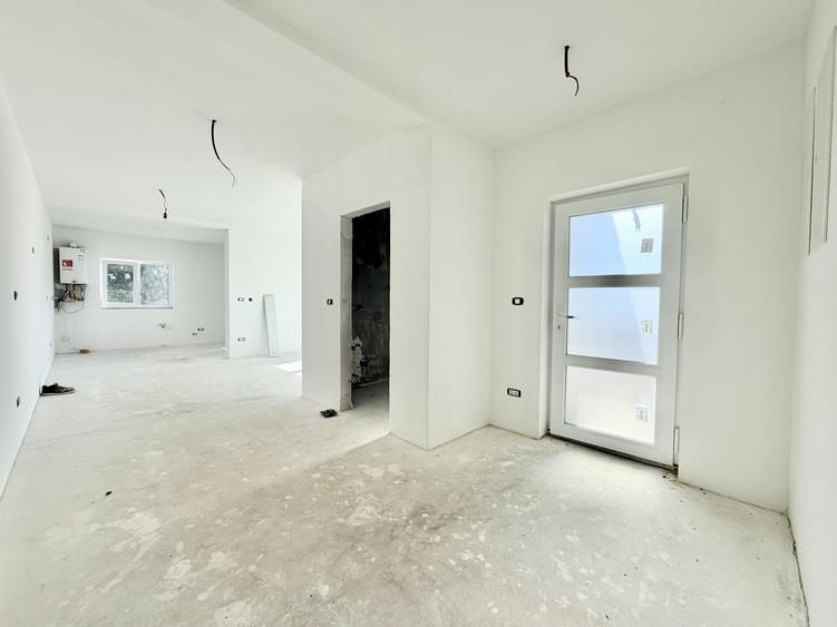 Duplex cu 4 camere cu Teren 415 Mp în Albina