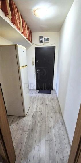 Apartament cu 3 camere semidecomandat în Olimpia-Stadion
