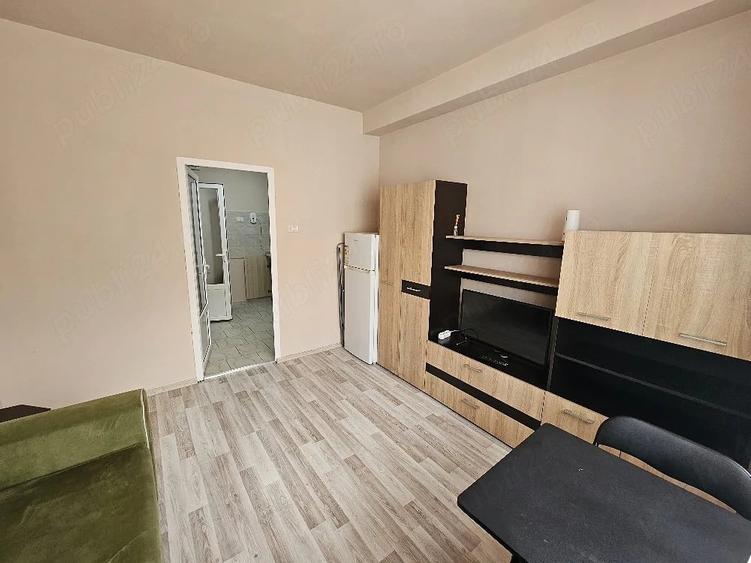 Garsonieră decomandată în UTA