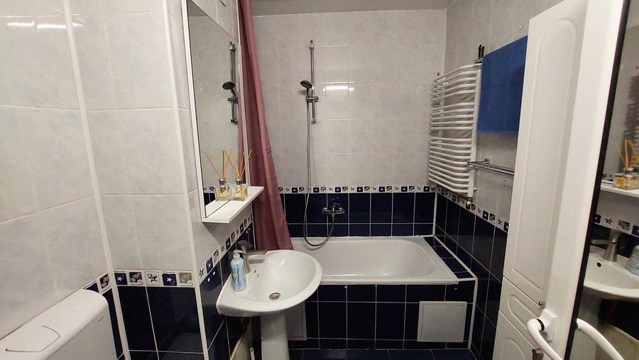 Apartament cu 4 camere decomandat în Păcurari