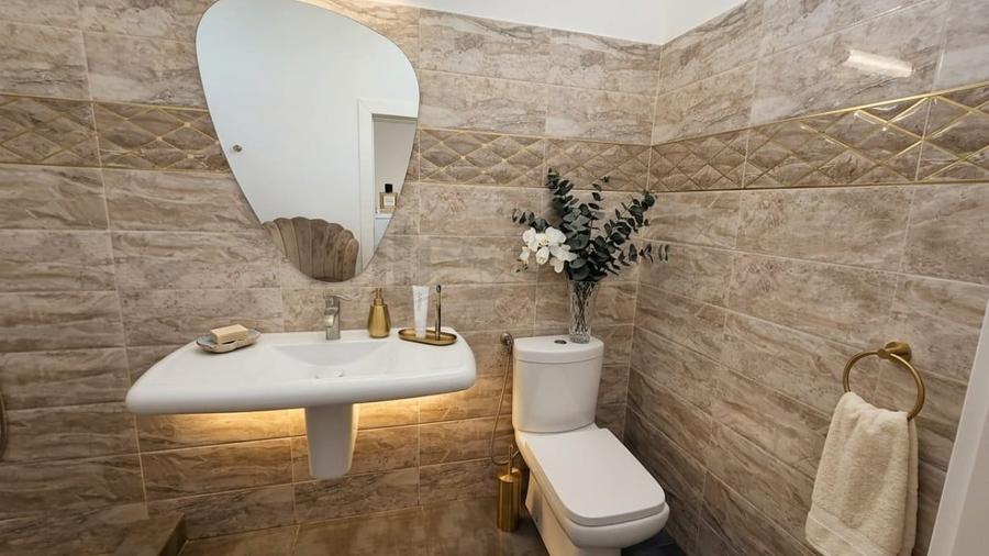 Casă cu 10 camere cu Canalizare în Cișmigiu