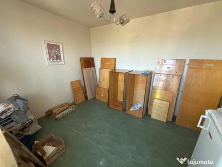 Apartament cu 3 camere semidecomandat în Central