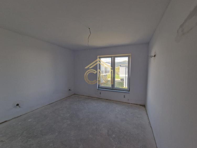 Duplex cu 4 camere cu Canalizare în Rășinari