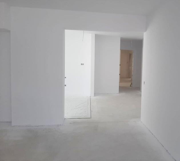 Brasov Apartament 3 camere 82 mp + 2 terase de 24 mp zona rezidentiala aerisita - 12