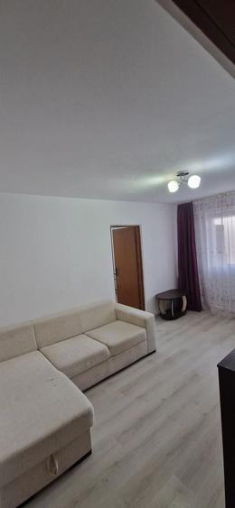 Apartament cu 2 camere semidecomandat în Ostroveni
