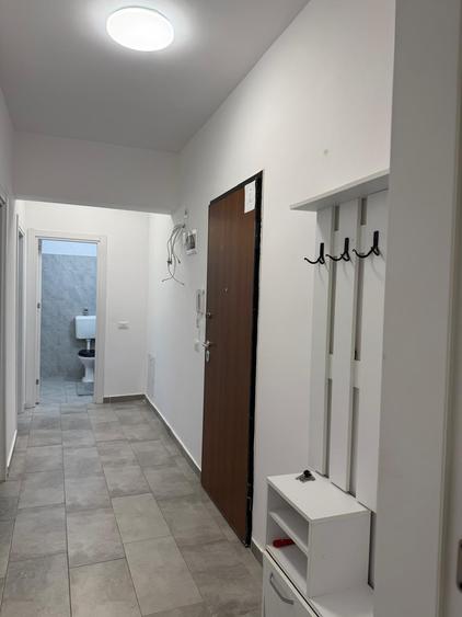 Apartament cu 2 camere decomandat în Apărătorii Patriei