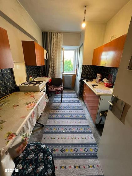 Apartament cu 3 camere decomandat în Socola