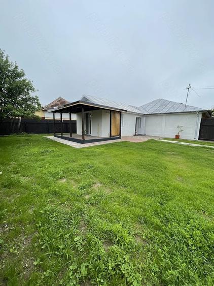 Casă cu 2 camere cu Teren 370 Mp în Păun