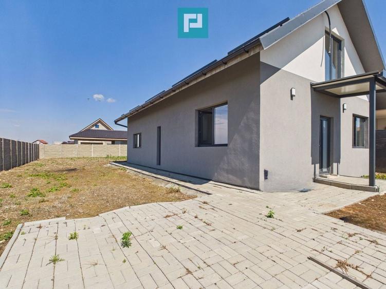 Casă individuală cu 4 camere cu Canalizare în Giarmata