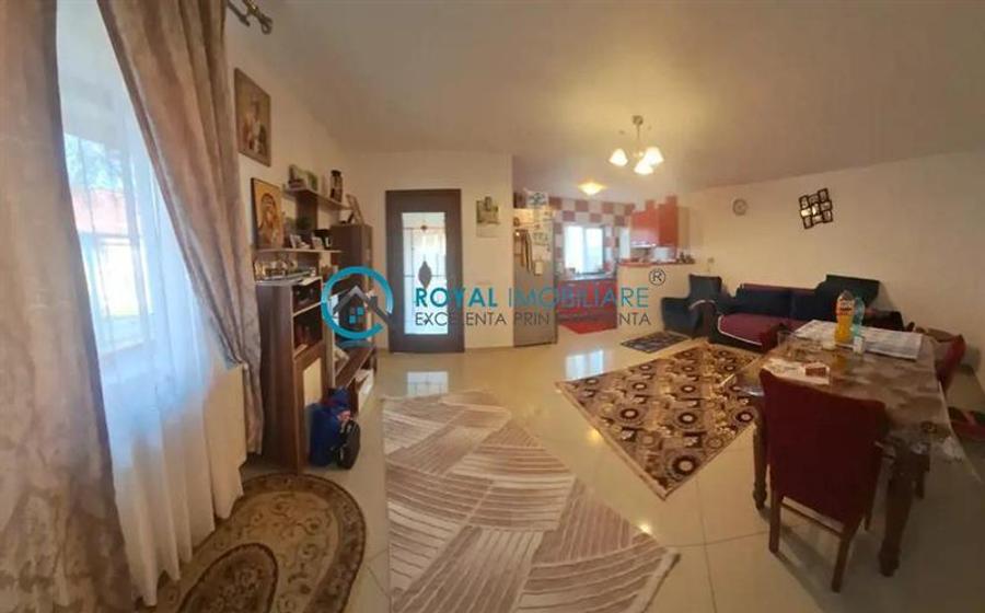 Casă individuală cu 4 camere cu Garaj în Lipănești